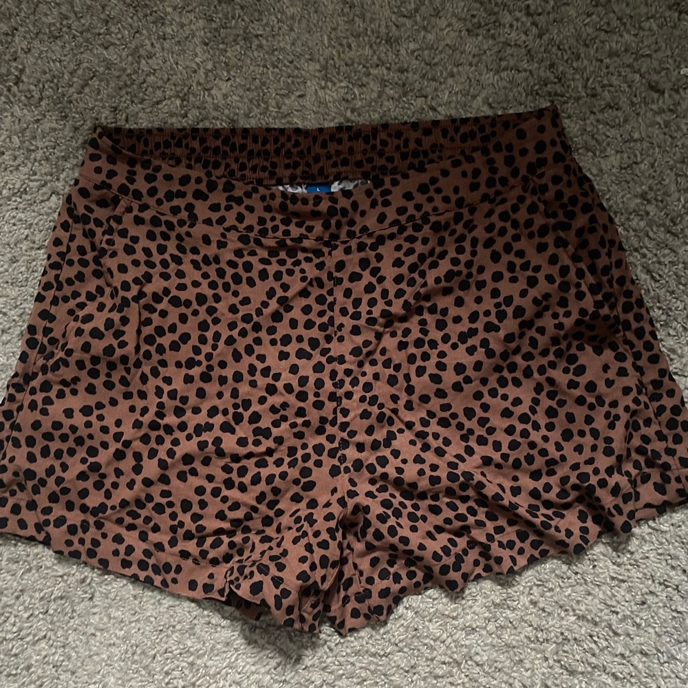 Old Navy leopard spot shorts